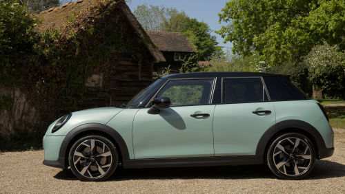 MINI COOPER HATCHBACK 2.0 S Classic 5dr Auto view 4